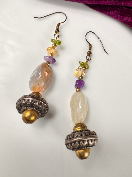 Vintage Jewelry - Fluorite & Amethyst Stone Drop Earrings - Gold & Mixed Gem Tones